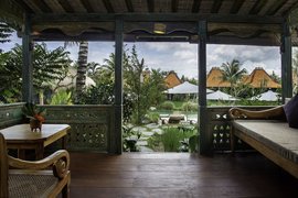 Von der Terrasse der Wooden Suite Gladak haben Sie einen wundervollen Blick auf den Pool