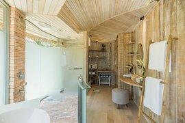 Die Bäder in den TreeHouse Villas sind großzügig gestaltet Die Bäder in den TreeHouse Villas sind großzügig gestaltet