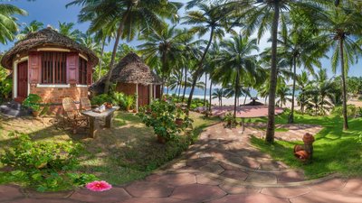 Im Manaltheeram haben Sie die Möglichkeit im Freien und unter Palmen Yoga zu üben Im Manaltheeram haben Sie die Möglichkeit im Freien und unter Palmen Yoga zu üben