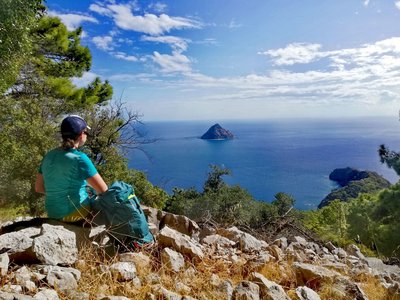 Bei einer Wanderung durch die Flora und Fauna gibt es die schönsten Aussichten