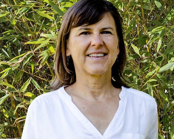 NEUE WEGE Mitarbeiterin Barbara Luderer NEUE WEGE Mitarbeiterin Barbara Luderer