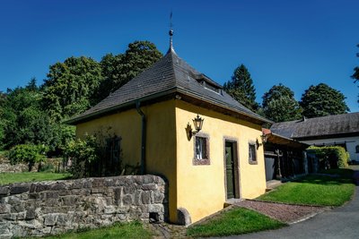 Das alte Schmiedhaus des Schloss Melschede ist liebevoll renoviert