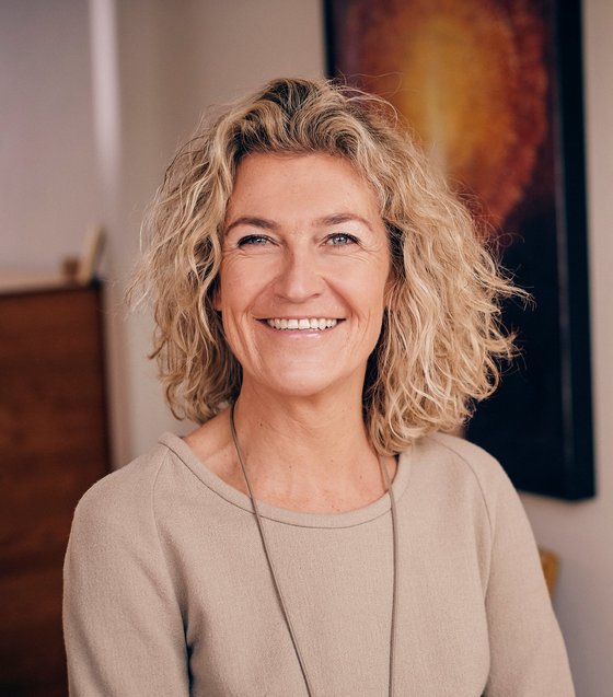 NEUE WEGE Yogalehrerin Anke Rebetje NEUE WEGE Yogalehrerin Anke Rebetje