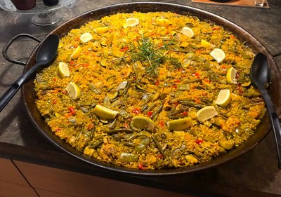 Die traditionelle Paella probieren