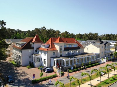 Vom Strandhotel Baabe aus sind Sie in wenigen Minuten am Strand, oder auch im Ortskern.