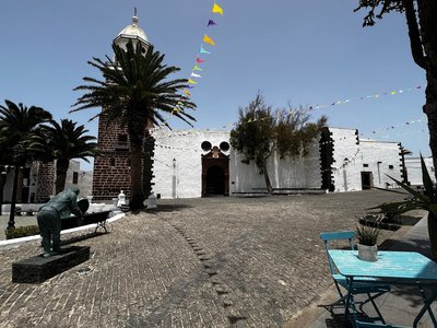 Besuchen Sie unbedingt die alte Inselhauptstadt Teguise