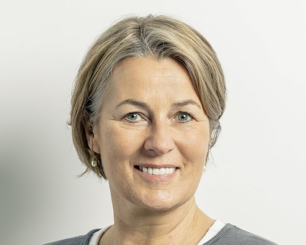 NEUE WEGE Yogalehrerin Birgit Reuter NEUE WEGE Yogalehrerin Birgit Reuter