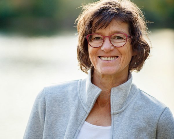 NEUE WEGE Yogalehrein Maria Hoffmann NEUE WEGE Yogalehrein Maria Hoffmann