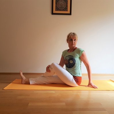 NEUE WEGE Yogalehrerin Christine Hinterreiter