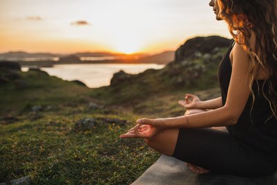 Finden Sie innere Ruhe bei Ihrer Meditations-Einheit