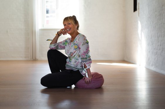 NEUE WEGE Yogalehrerin Birgit Hegemann NEUE WEGE Yogalehrerin Birgit Hegemann