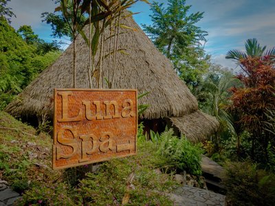 Die Luna Lodge geleitet Sie zum hauseigenen Spa