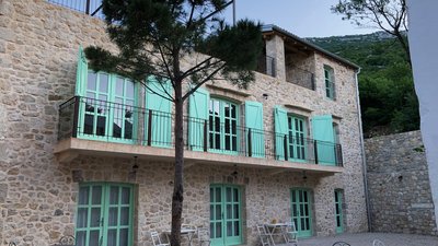 Die alten Mauern des Hotels Balatura gehaben einen ganz besonderen Charme