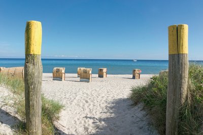 Der lange weiße Sandstrand lädt während Ihrer Yoga Reise zu Erholung und Strandspaziergängen ein