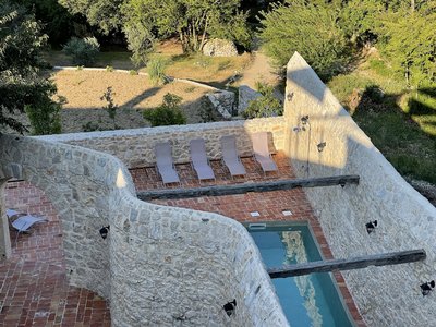 Entspannen können Sie am gemütlichen Pool