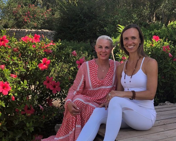 Claudia Hubberten und Nicole Hau auf der Finca Son Mola Vell Claudia Hubberten und Nicole Hau auf der Finca Son Mola Vell