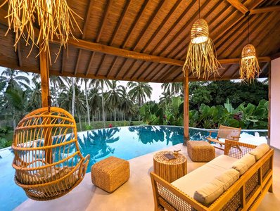 Außenbereich der der Villas im Puri Dajuma Terrace Resort