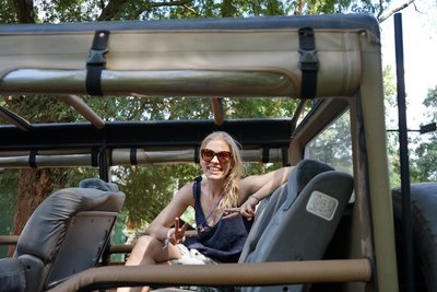 Katharina auf einer Tour, um die Elefanten von Sri Lanka zu entdecken