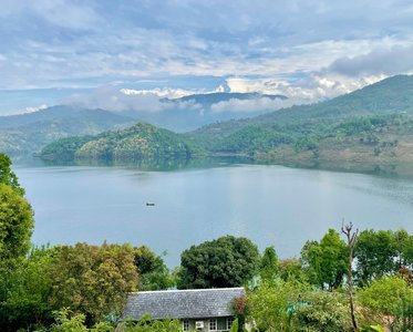 Genießen Sie den Blick auf den See
