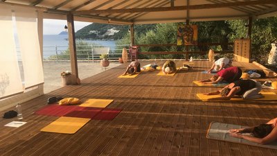 Entspannendes Yoga in den Abendstunden
