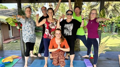 Gemeinsame Yoga Stunden auf Sri Lanka Gemeinsame Yoga Stunden auf Sri Lanka