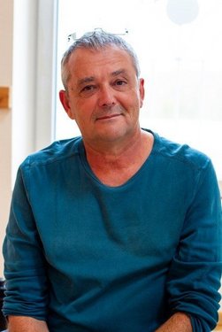 Yogalehrer und Reiseleiter Eberhard Bärr Yogalehrer und Reiseleiter Eberhard Bärr
