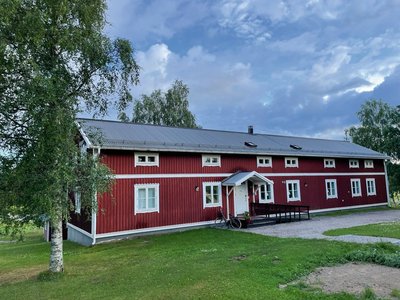 Die Häuser sind im typisch Schwedischen Stil