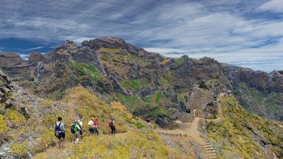 Erkunden Sie die wunderschöne Landschaft Madeiras beim Wandern