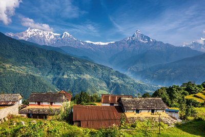 Trekken Sie während Ihrer Nepal Reise auf den schönsten Trekking Routen Nepals, z.B. durch Pokhara