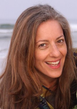 NEUE WEGE Yogalehrerin Christina Betdashtu-Drews NEUE WEGE Yogalehrerin Christina Betdashtu-Drews