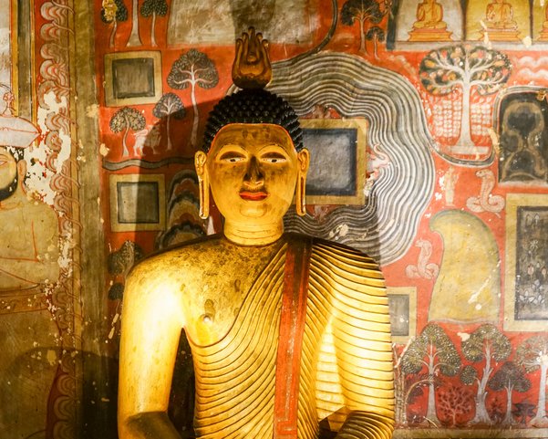 Goldene Buddha Statue