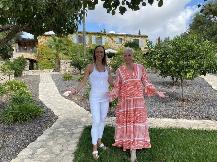 Nicole Hau und Claudia Hubberten auf unserer Finca Son Mola Vell