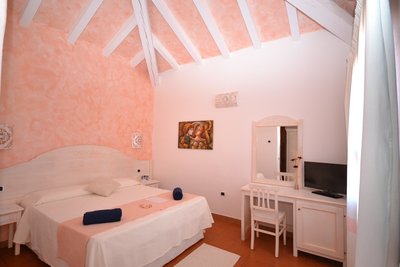 Die gemütlichen Zimmer im Hotel Galanias laden zum Wohlfühlen ein