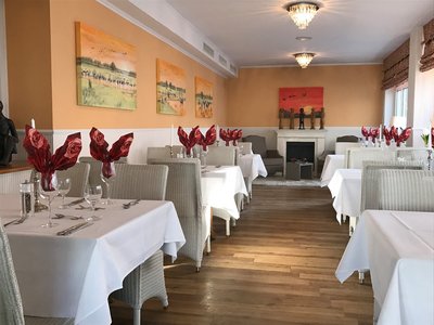 Im Strandhotel Baabe wird Ihnen eine reichhaltige Halbpension geboten, auf Wunsch auch vegetarisch.