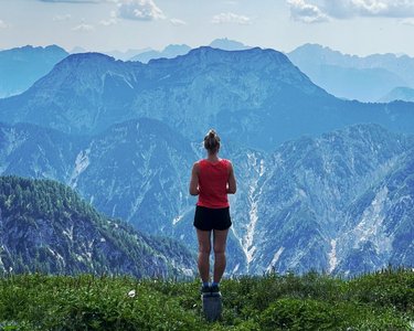 Kursleitung Shakiri Juen Kursleitung Shakiri Juen