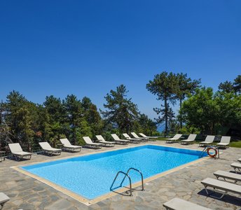 Am Pool entspannen