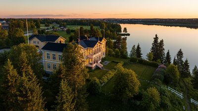 Das Hotel Filipsborg liegt direkt am Wasser