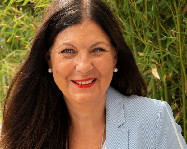 Britta Schulz aus der Europa Abteilung berät Sie gerne persönlich unter +49 (0)2226-1588-106 Britta Schulz aus der Europa Abteilung berät Sie gerne persönlich unter +49 (0)2226-1588-106