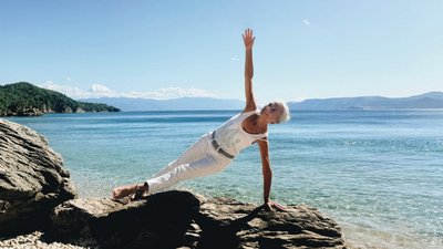 Yoga üben mit Silvia Rodeck Yoga üben mit Silvia Rodeck