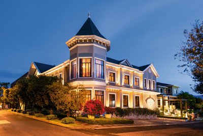 Das stilvolle Gebäude des Hotels Grano de Oro
