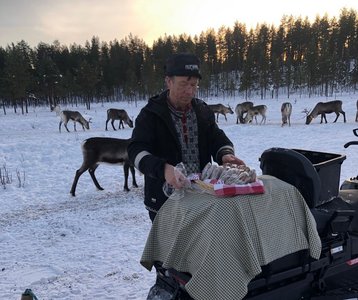 Brotzeit bei den Rentieren