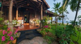 Gärten und Terrassen im Somatheeram Ayurveda Resort laden Sie nach Ihrer Kur zum Entspannen ein Gärten und Terrassen im Somatheeram Ayurveda Resort laden Sie nach Ihrer Kur zum Entspannen ein