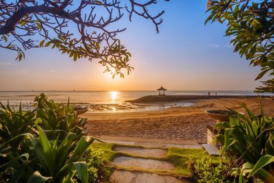 Sonnenaufgang am Sanur Strand