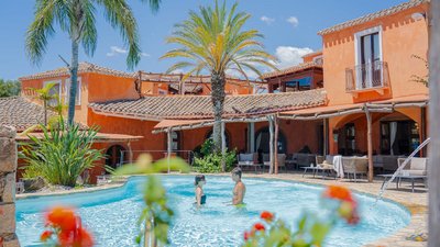 Der Pool am Haupthaus Der Pool am Haupthaus