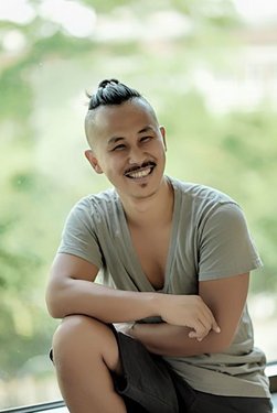 Yogalehrer Young Ho Kim Yogalehrer Young Ho Kim