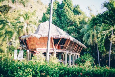 Das Restaurant liegt eingebettet in der umliegenden Natur