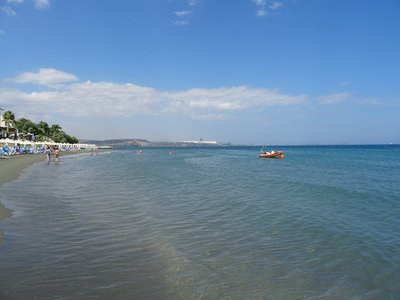 Lassen Sie den Tag ruhig angehen und verbringen Sie den Tag im schattigen Garten am Governor's Beach