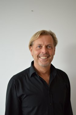 NEUE WEGE Yogaleher Jürgen Kabelka alias Yogi Jürgen NEUE WEGE Yogaleher Jürgen Kabelka alias Yogi Jürgen