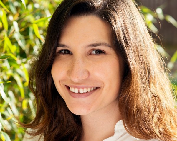 Desiree Arias berät Sie gerne persönlich unter: +49 (0)2226-1588-105 Desiree Arias berät Sie gerne persönlich unter: +49 (0)2226-1588-105