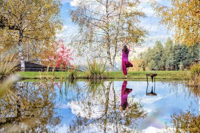 Auf der Anlage des Hotel Gasthof Saalerwirt können Sie im Freien Yoga üben 